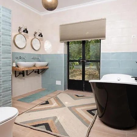 Fahala Bed & Breakfast *